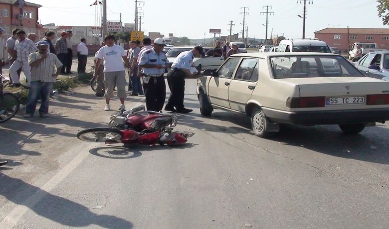 Bafra'da Trafik Kazası: 2 Yaralı - Samsun'un Bafra ilçesinde meydana gelen kazada 2 kişi yaralandı.
