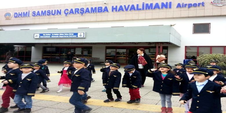 Minik Pilotlar Havaalanında - Samsun Canik Belediye Evleri Anaokulu öğrencileri, Giysem Gezsem Öğrensem projesi kapsamında pilot kostümü giyerek pilotluk mesleğini yakından tanıdılar