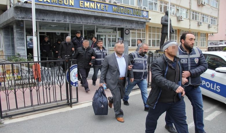 Samsun'da Fetö'den 18 Kişi Adliyeye Sevk Edildi - Samsun'da kapatılan Kimse Yok mu Derneği'ne düzenlenen FETÖ operasyonunda gözaltına alınan 18 kişi adliyeye sevk edildi.
