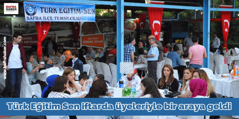 Türk Eğitim Sen İftarda Üyeleriyle Bir Araya Geldi - Samsun`un Bafra ilçesinde Türk Eğitim Sen Temsilciliği tarafından üyelerine iftar yemeği verildi.