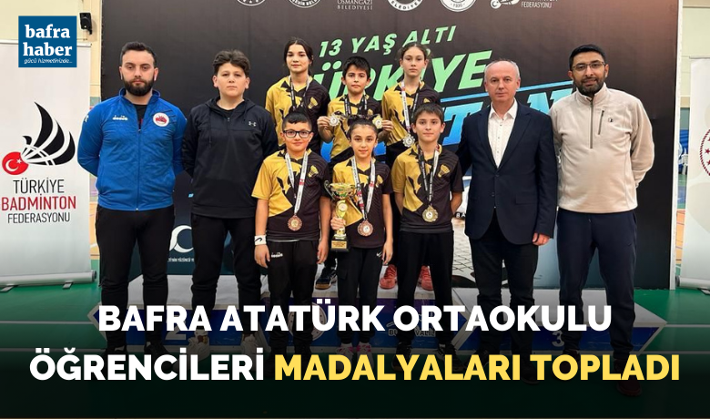 Bafra Atatürk OrtaokuluÖğrencileri Madalyaları Topladı - Bafra Atatürk ortaokulu öğrencileri Bursa’da düzenlenen Badminton Şampiyonasında çifte altın madalya kazandı. 