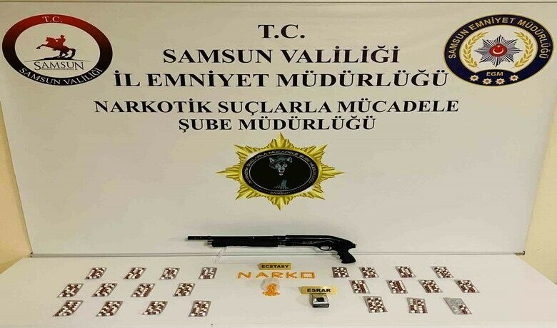 Uyuşturucu haplarla yakalananşahıs gözaltına alındı - Samsun’da narkotik polisi tarafından uyuşturucu haplarla yakalanan bir kişi gözaltına alındı.