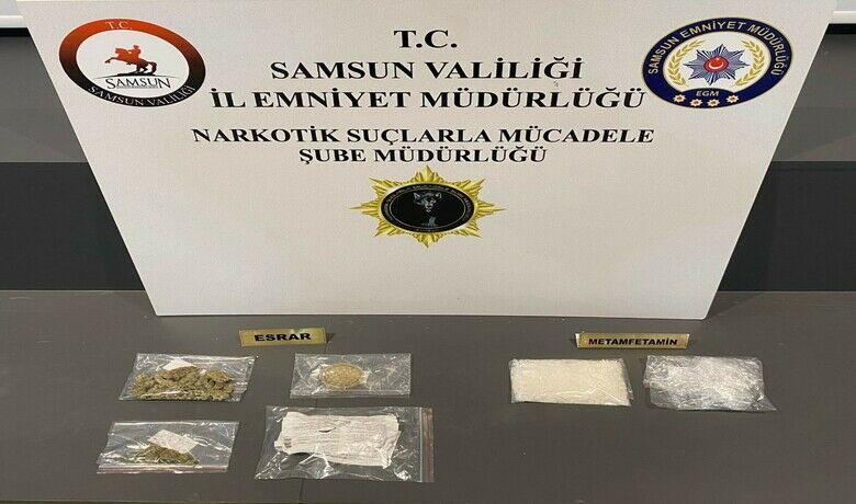Araçta zulalanmış uyuşturucu ele geçirildi
 - Samsun’da araçta zulalanmış uyuşturucu ele geçirilirken, olayla ilgili 2 kişi gözaltına alındı.
